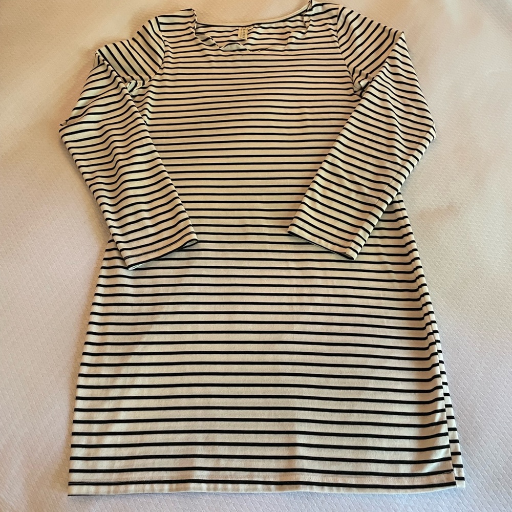 Hayden Black & White Fitted 3/4 Sleeve Tee-Shirt Jersey Dress